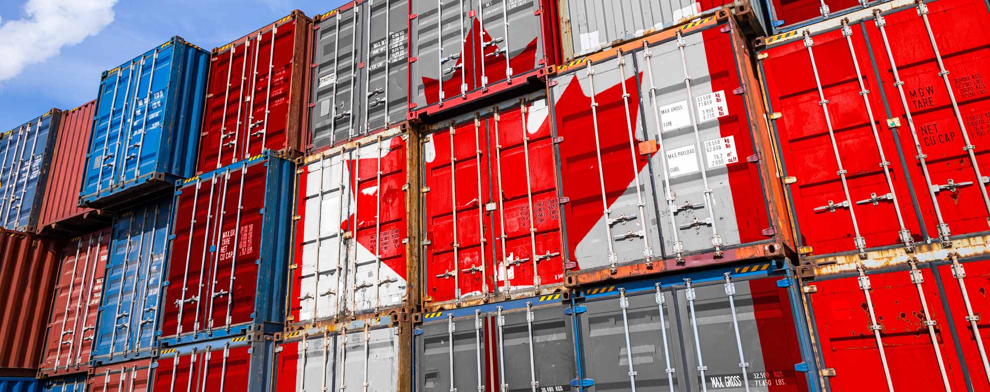 Seecontainer mit kanadischem Logo